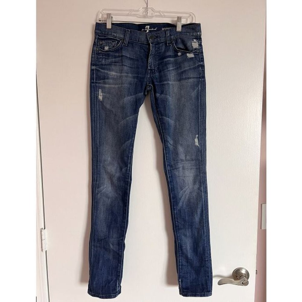 7 For All Mankind blue distressed jeans. Straight leg. Mid rise. Size 27.